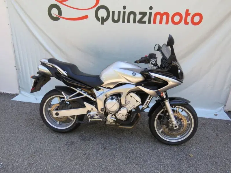 Yamaha FZS 600 Fazer (2003 - 04) (2)