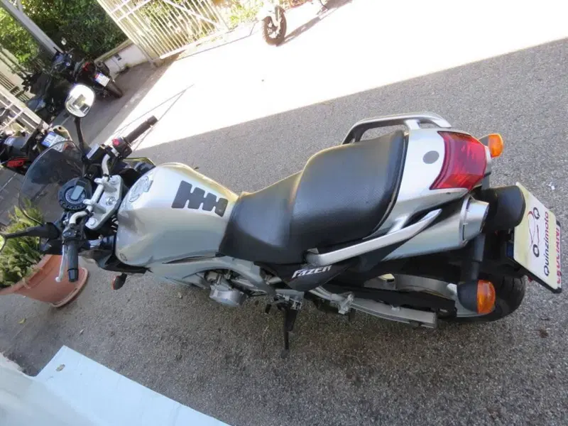 Yamaha FZS 600 Fazer (2003 - 04) (5)