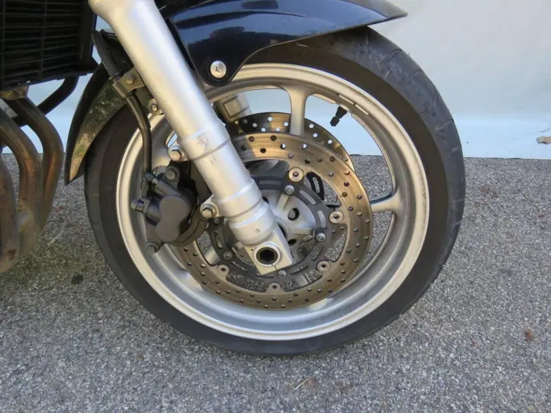 Yamaha FZS 600 Fazer (2003 - 04) (7)