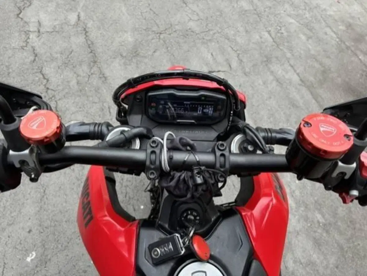 Ducati Hypermotard 698 Mono (2024 - 26) (5)