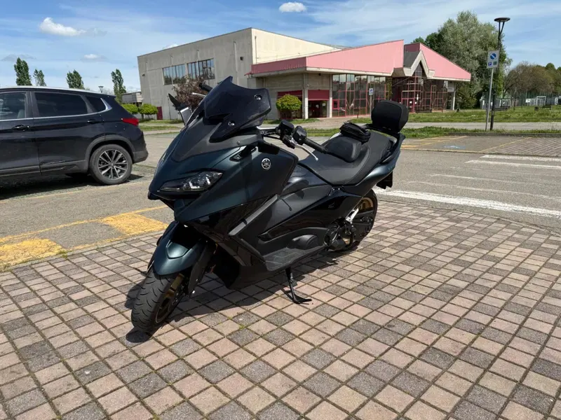 Yamaha T-Max 560 Tech Max (2022 - 24) (5)