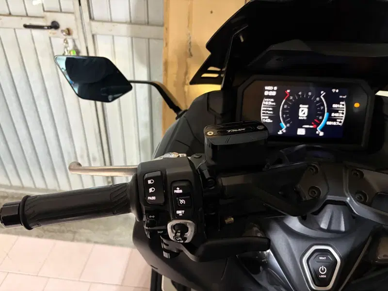 Yamaha T-Max 560 Tech Max (2022 - 24) (11)