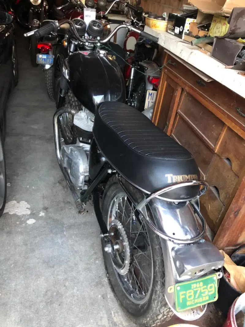 Triumph Bonneville T120 (20)