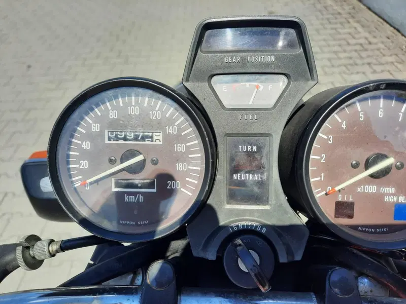 Suzuki GSX400F (2)