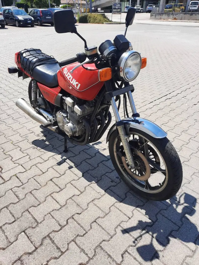 Suzuki GSX400F (4)