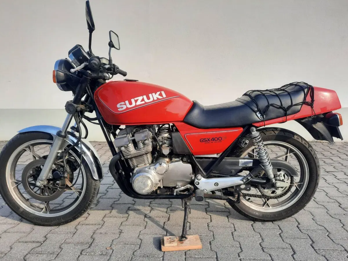 Suzuki GSX400F (5)