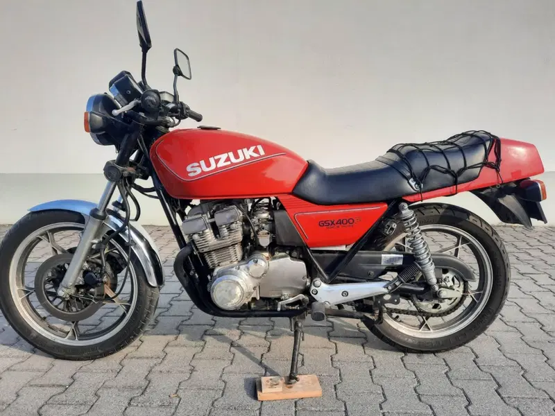 Suzuki GSX400F (5)