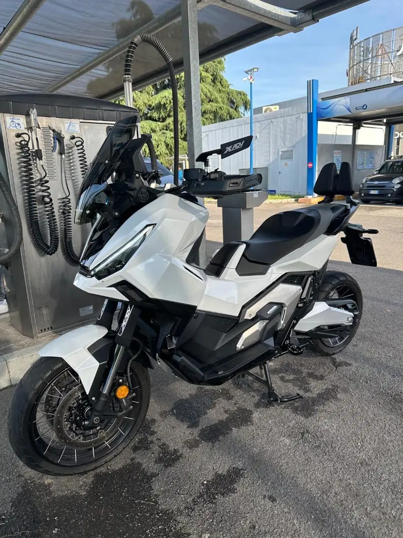 Honda X-ADV 750 Gravel (2025 - 26) (2)