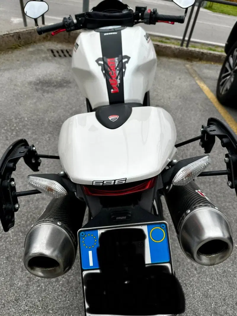 Ducati Monster 696 Plus (2007 - 14) (2)