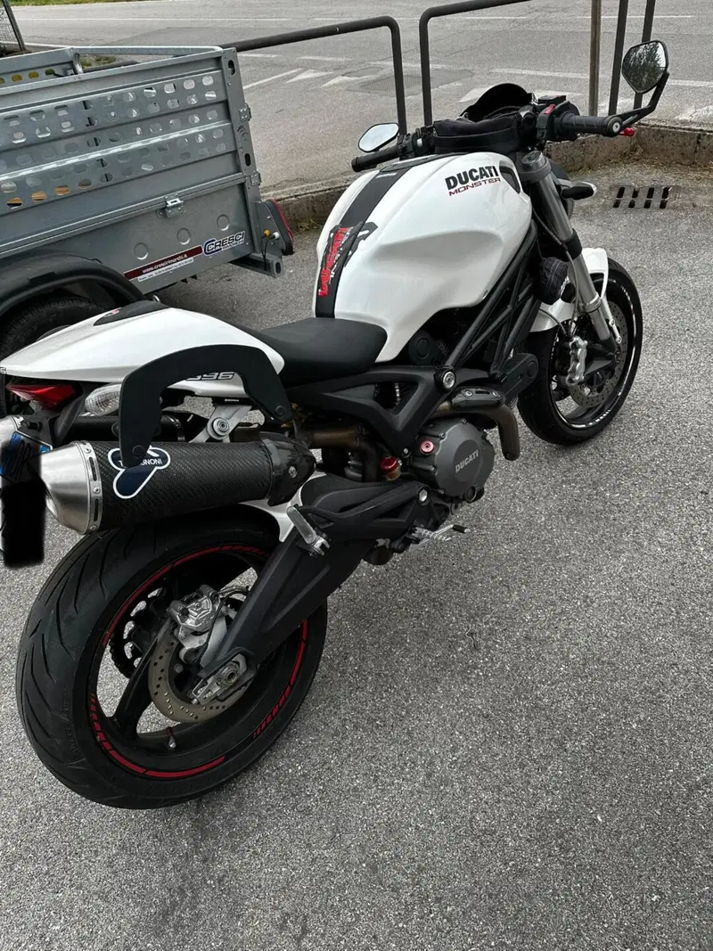 Ducati Monster 696 Plus (2007 - 14) (4)