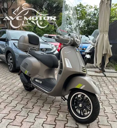 Vespa GTS 300 Super Tech (2023 - 24) usata