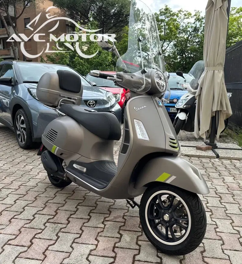Vespa GTS 300 Super Tech (2023 - 24)