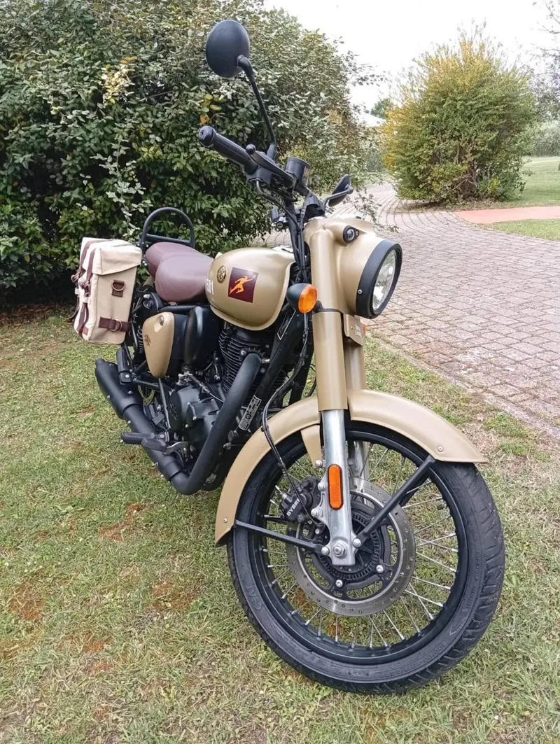 Royal Enfield Classic 350 (2021 - 26) (3)