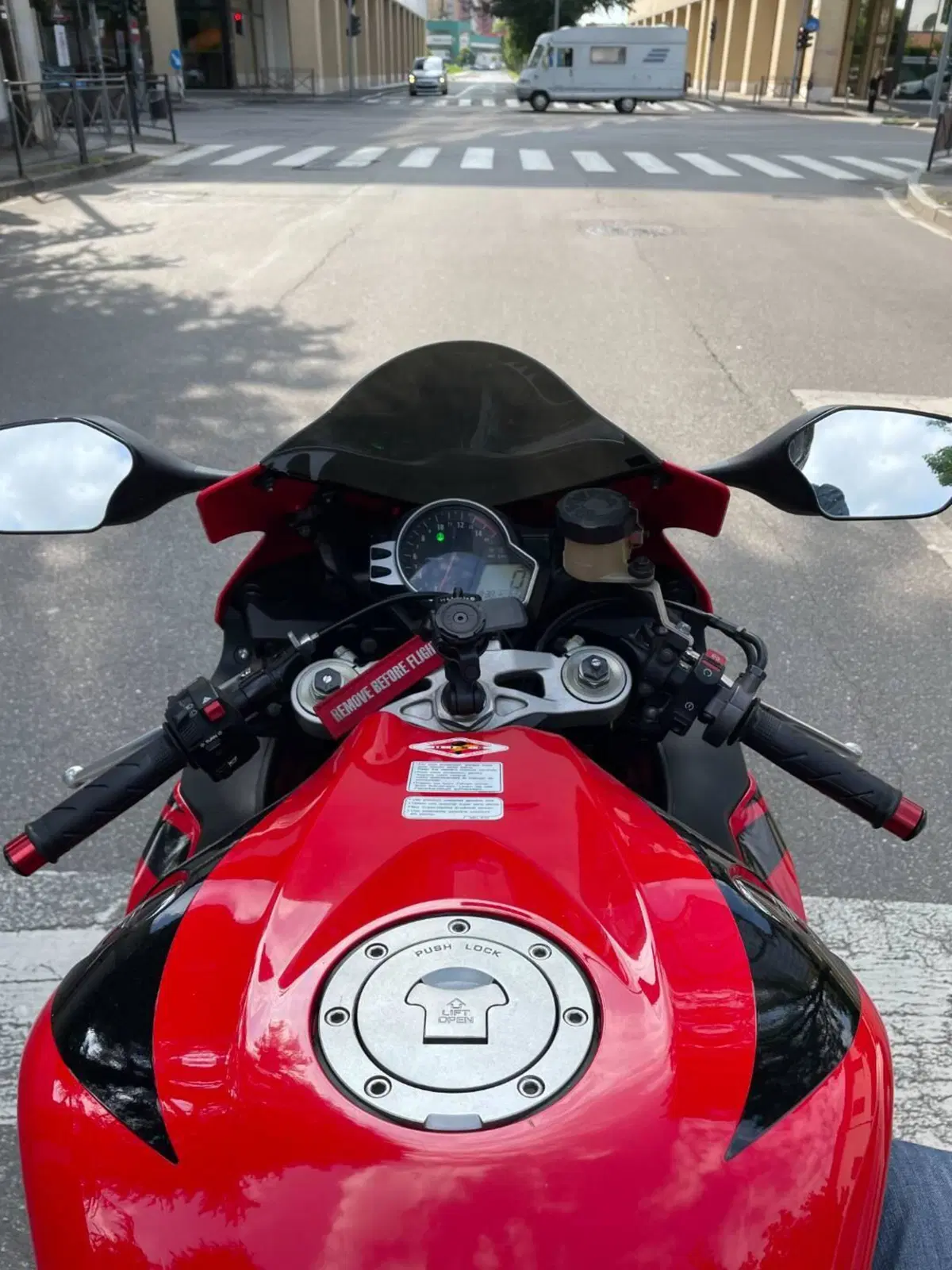 Honda CBR 1000 RR Fireblade (2008 - 11) (2)