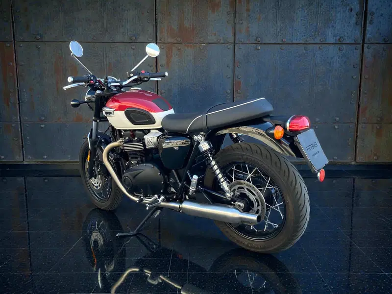 Triumph Bonneville T100 (2021 - 25) (2)