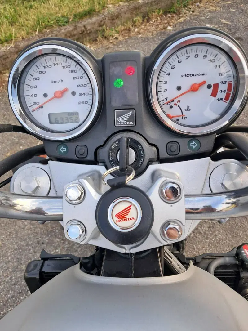 Honda Hornet 600 (2003 - 04) (5)