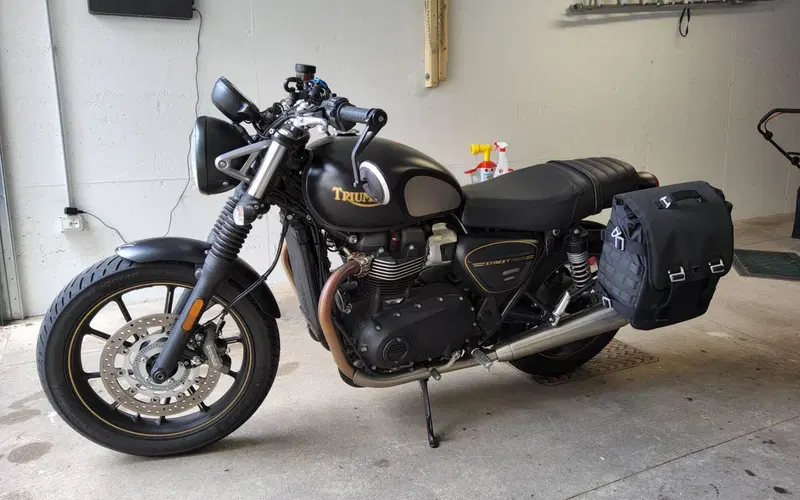 Triumph Street Twin 900 (2021 - 22)