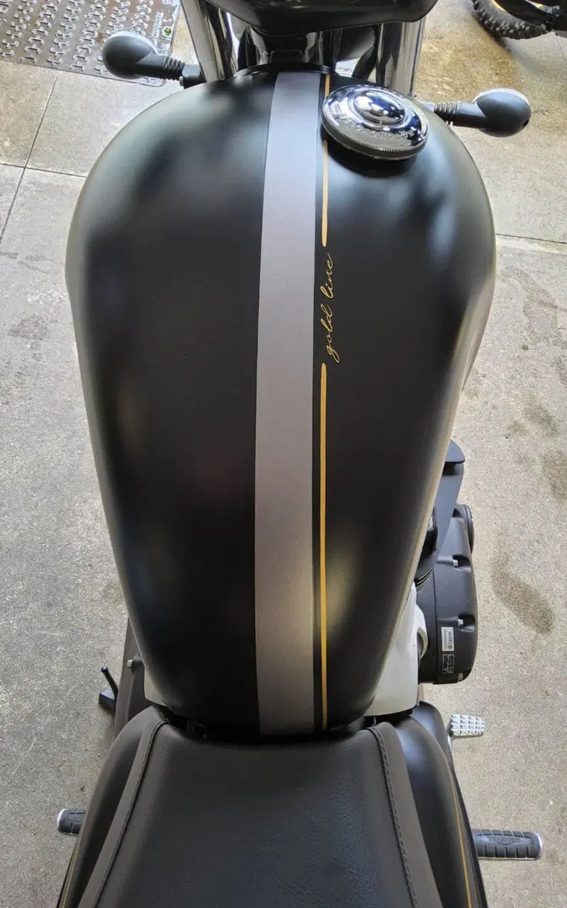 Triumph Street Twin 900 (2021 - 22) (4)