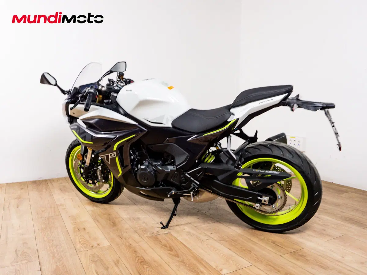 Benelli Tornado 650 S (7)