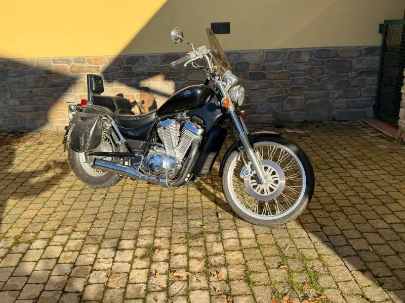 Suzuki VS 600 GL Intruder (1995 - 96)