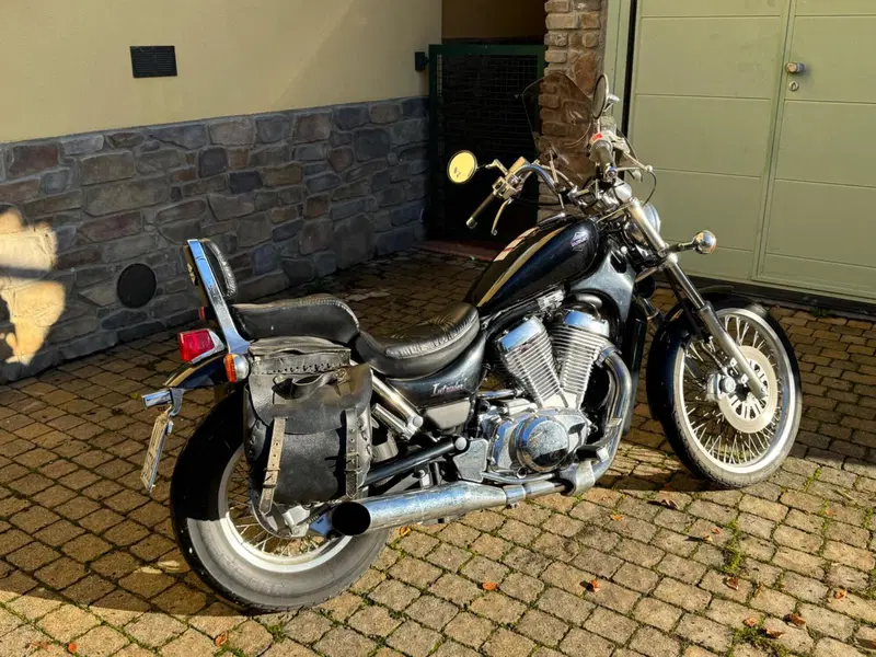 Suzuki VS 600 GL Intruder (1995 - 96) (2)