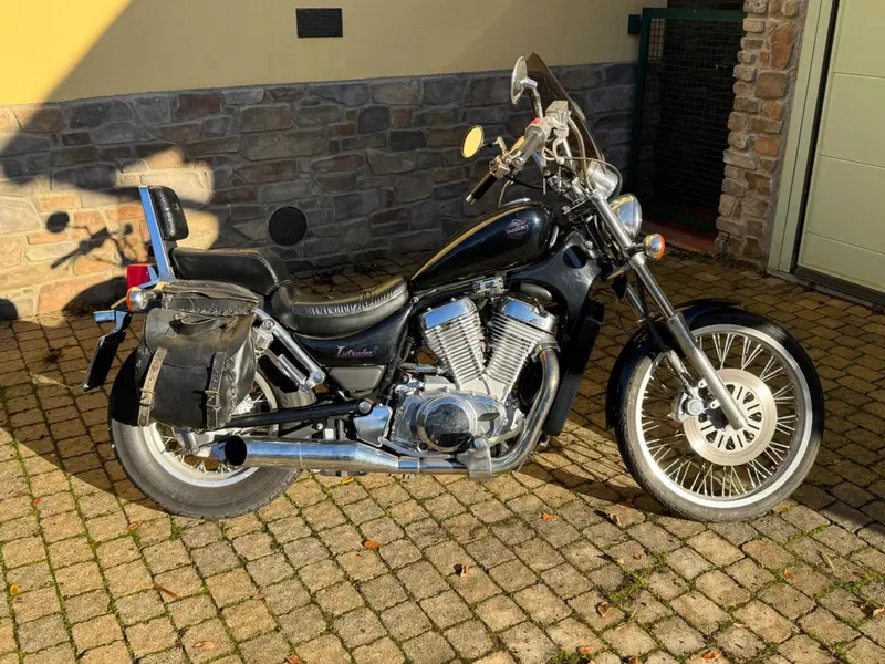 Suzuki VS 600 GL Intruder (1995 - 96) (3)