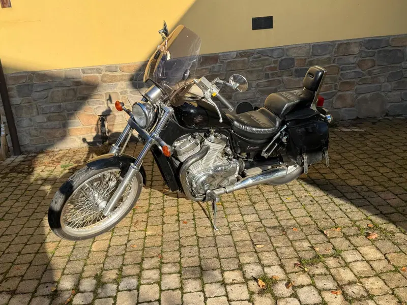 Suzuki VS 600 GL Intruder (1995 - 96) (6)
