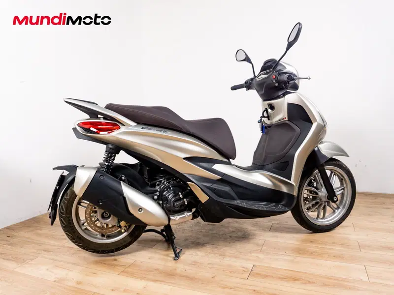 Piaggio Beverly 300 Hpe (2021) (3)