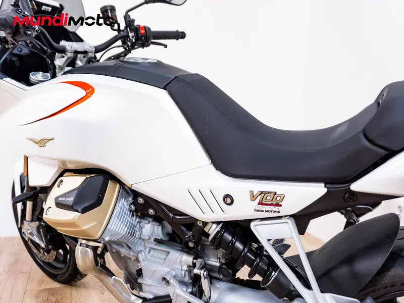 Moto Guzzi V100 Mandello (2022 - 24) (10)