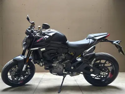 Ducati Monster 937 (2021 - 25) usata