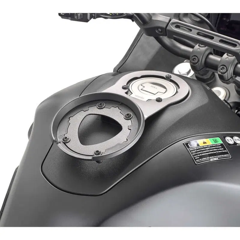 Flangia Tanklock Givi BF88 per Yamaha Tracer 7 - T