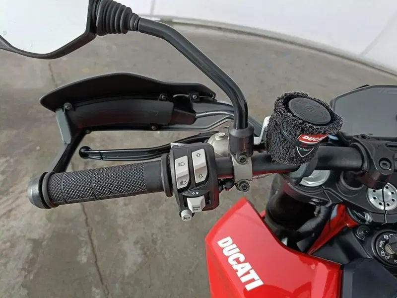 Ducati Hypermotard 950 (2022 - 25) (7)
