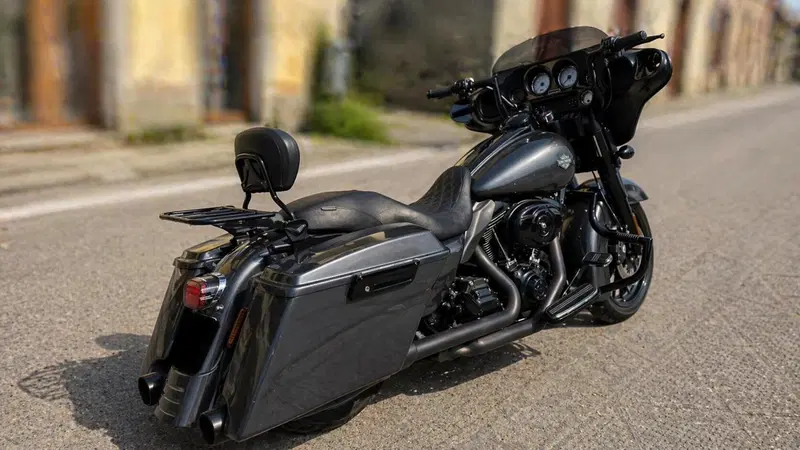 Harley-Davidson 1584 Street Glide (2008 - 10) - FLHX (5)