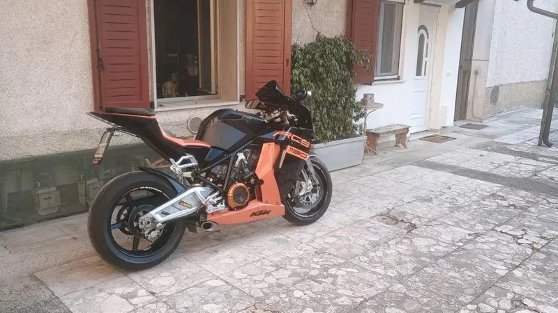 KTM 1190 RC8 (2008 - 09) (4)