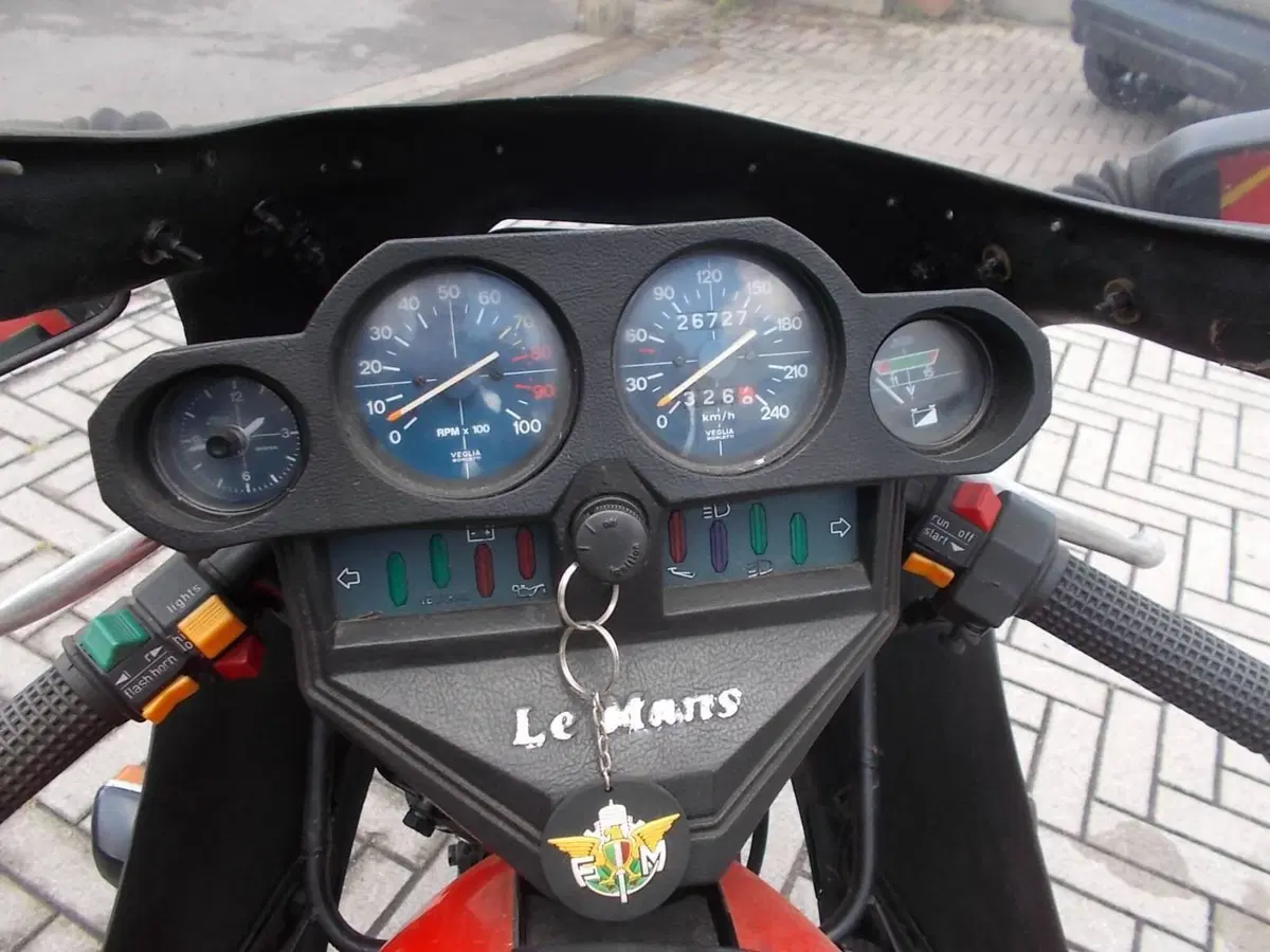 Moto Guzzi Le Mans 850 II (1976 - 81) (4)