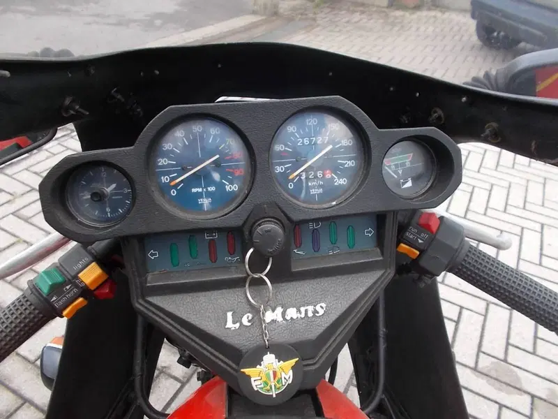 Moto Guzzi Le Mans 850 II (1976 - 81) (4)