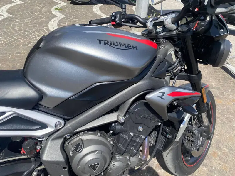 Triumph Street Triple R (2020 - 22) (5)