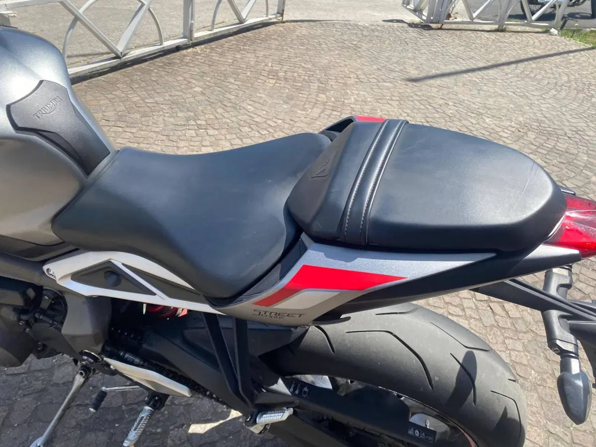 Triumph Street Triple R (2020 - 22) (6)