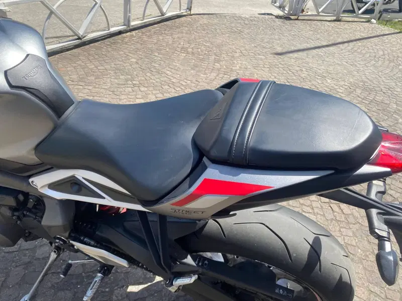 Triumph Street Triple R (2020 - 22) (6)