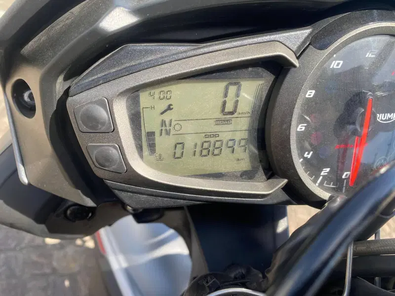 Triumph Street Triple R (2020 - 22) (3)