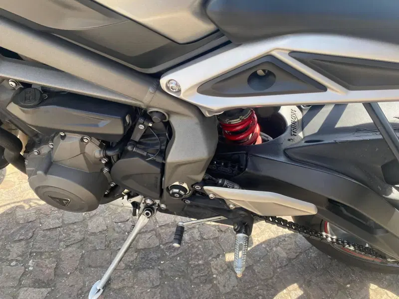 Triumph Street Triple R (2020 - 22) (7)