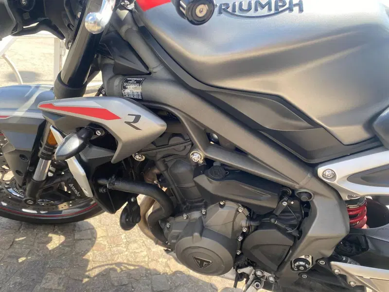 Triumph Street Triple R (2020 - 22) (8)