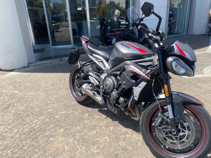 Triumph Street Triple R (2020 - 22) (2)
