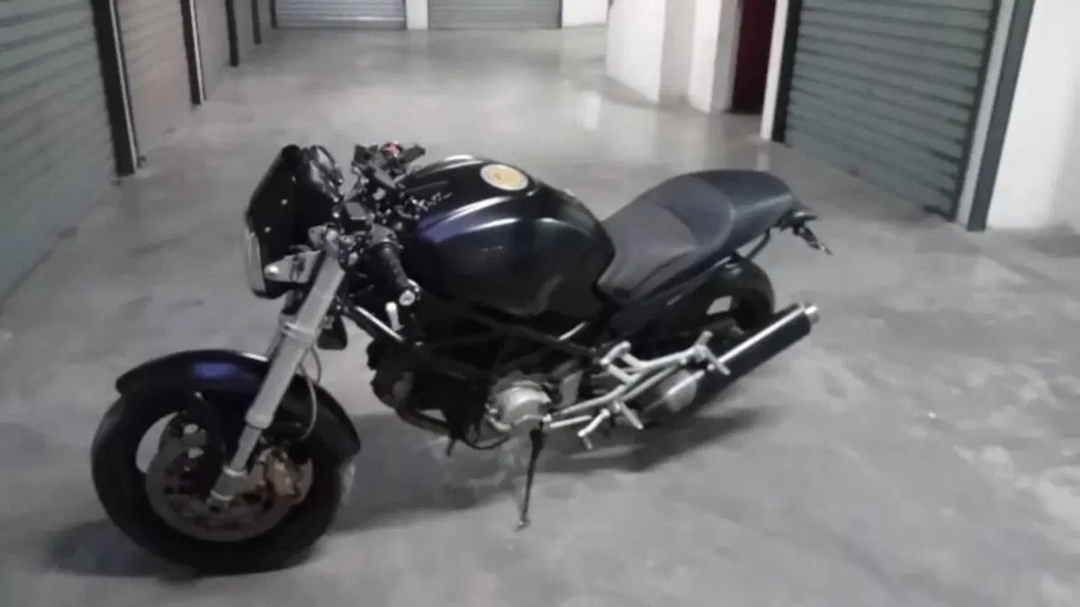 Ducati Monster 620 I.E. Dark (2002) (3)