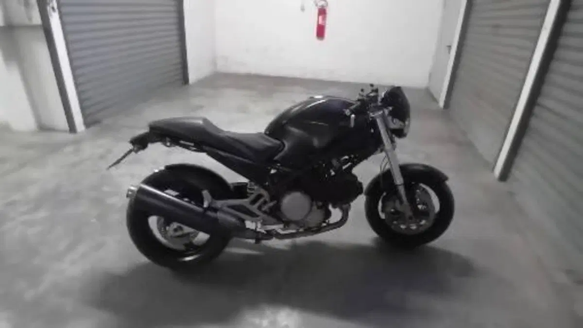 Ducati Monster 620 I.E. Dark (2002) (4)