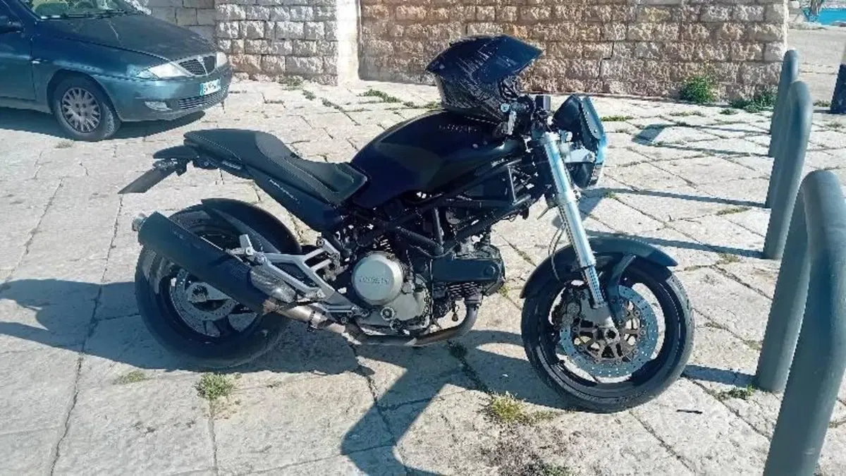 Ducati Monster 620 I.E. Dark (2002) (8)