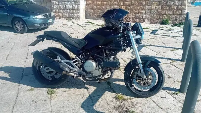 Ducati Monster 620 I.E. Dark (2002) (8)