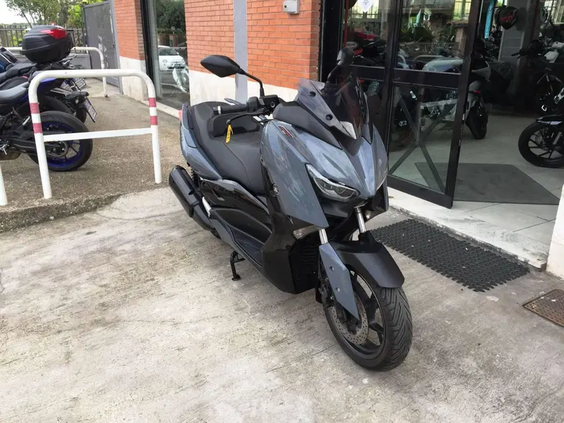 Yamaha X-Max 300 Tech Max (2021 - 24) (2)