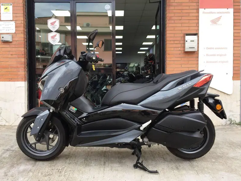 Yamaha X-Max 300 Tech Max (2021 - 24) (5)