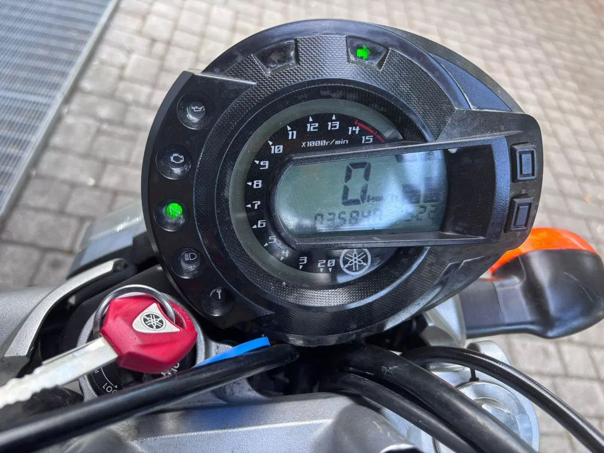 Yamaha FZ6 (2004 - 07) (5)